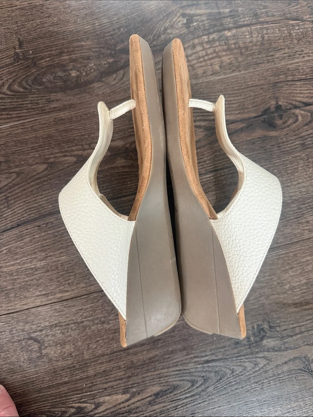 Aerosoles Flow Down Women's Wedge Thong Sandals with Buckle Ivory Gold 7.5